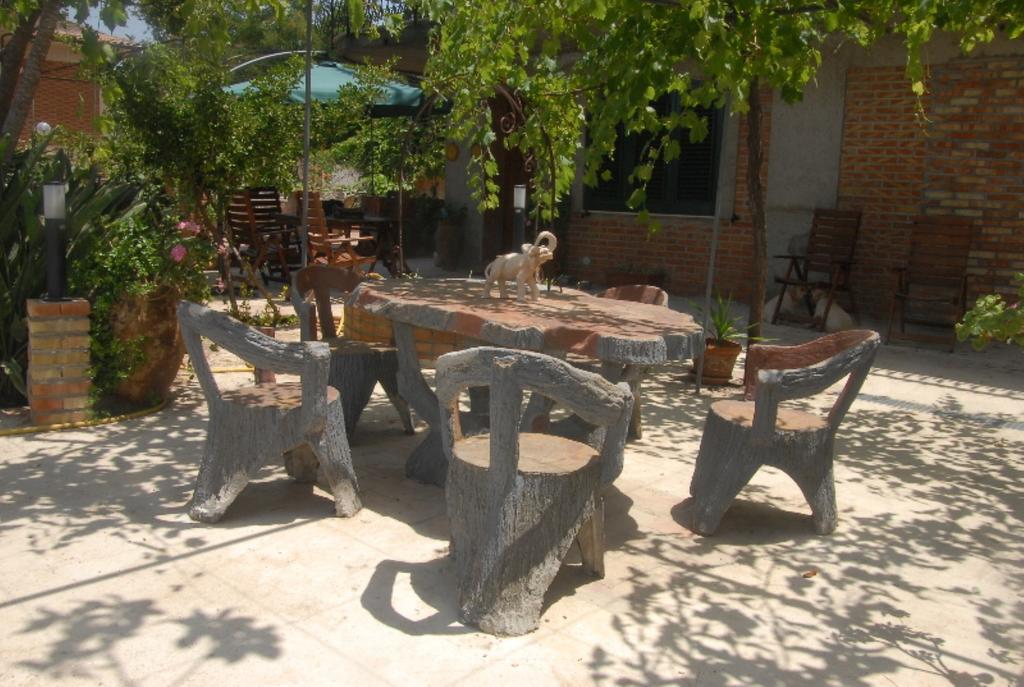 B&B Villa Zia Febronia ปัตตี ภายนอก รูปภาพ