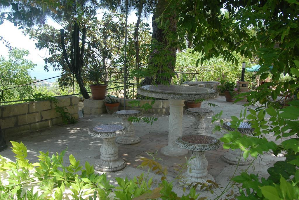 B&B Villa Zia Febronia ปัตตี ภายนอก รูปภาพ